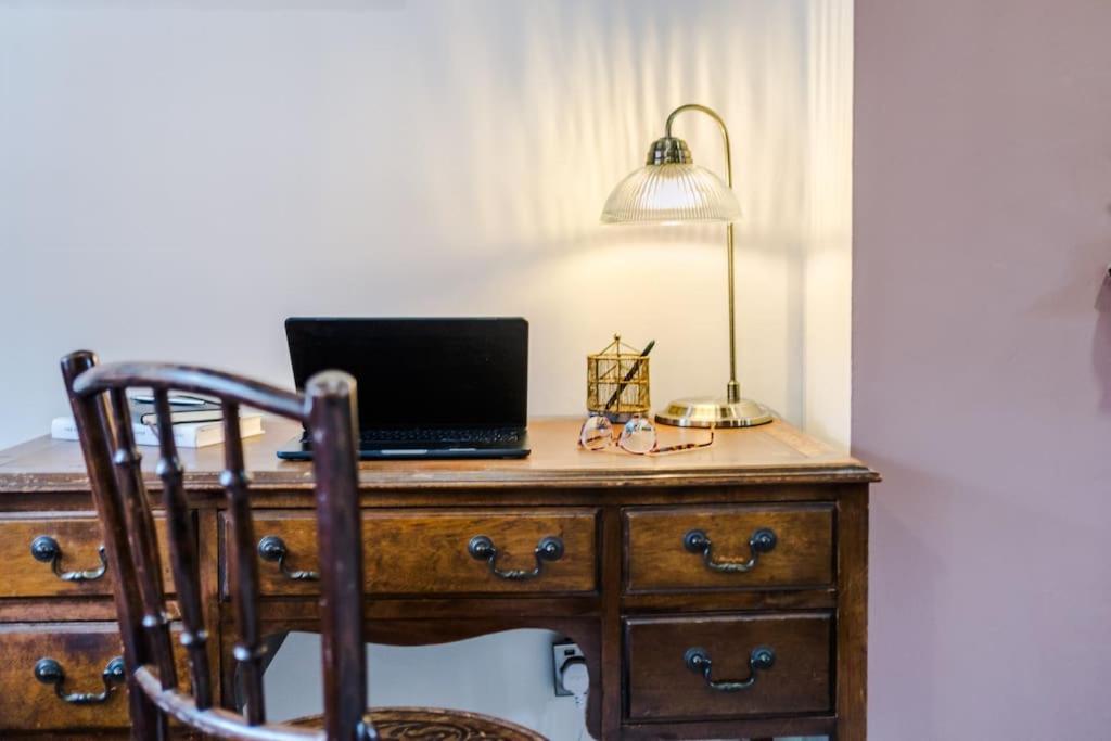 Rustic Chester Cottage Near Shops & Terrace Luaran gambar