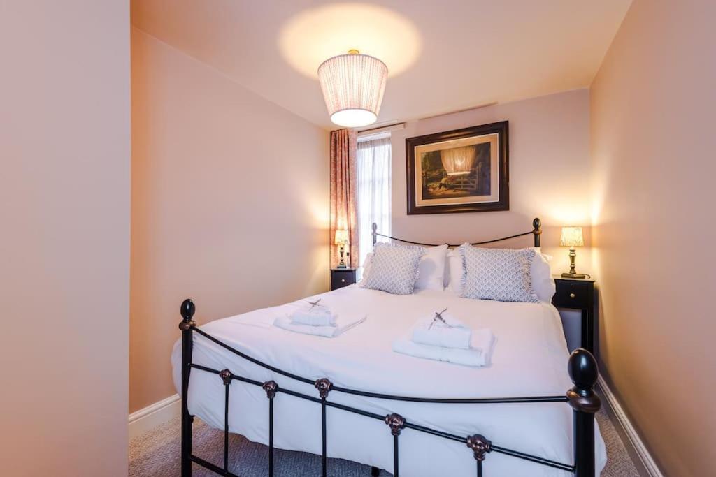 Rustic Chester Cottage Near Shops & Terrace Luaran gambar