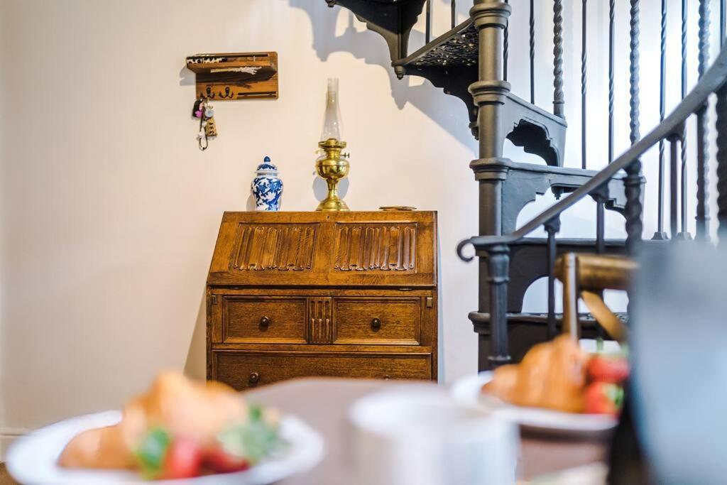 Rustic Chester Cottage Near Shops & Terrace Luaran gambar