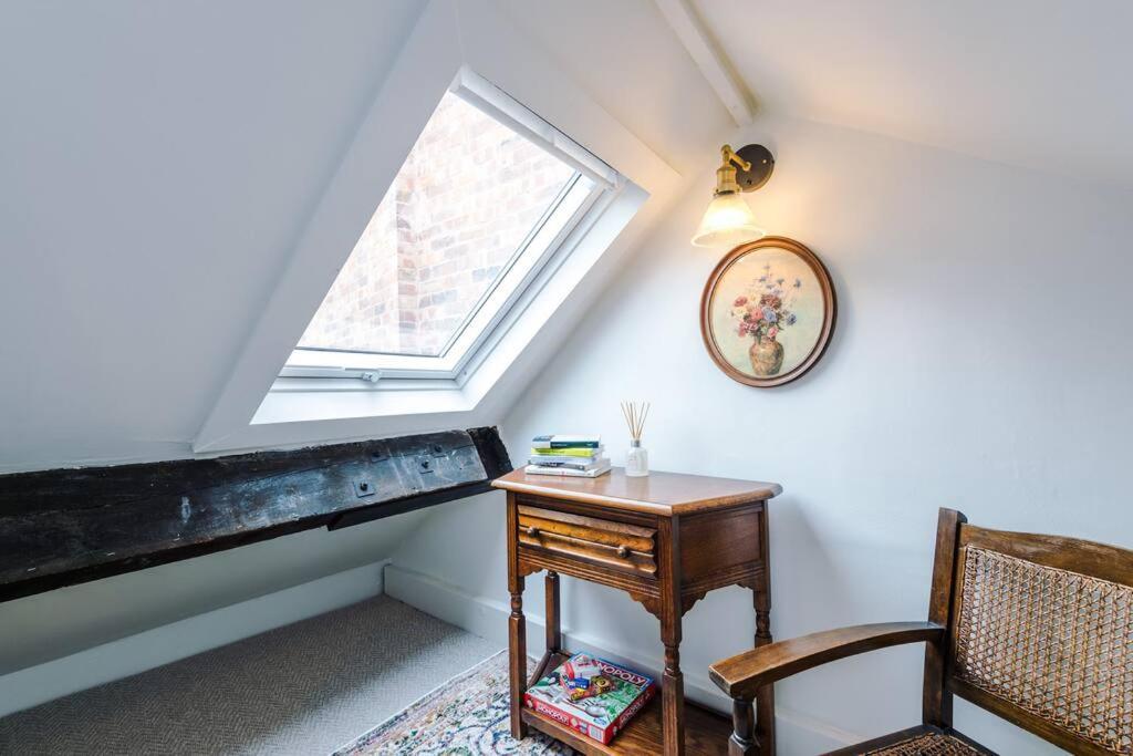Rustic Chester Cottage Near Shops & Terrace Luaran gambar