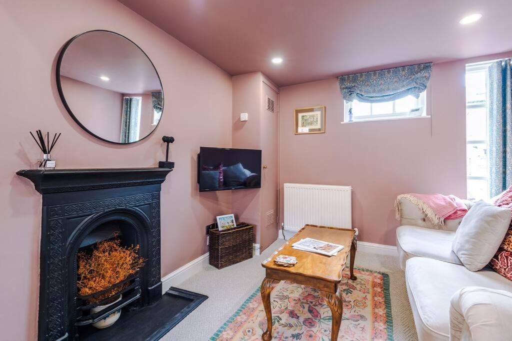 Rustic Chester Cottage Near Shops & Terrace Luaran gambar